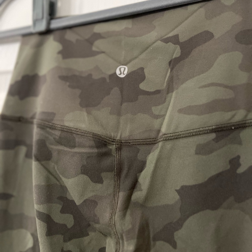 Lululemon Align Camo Green Leggings - Picture 3 of 3